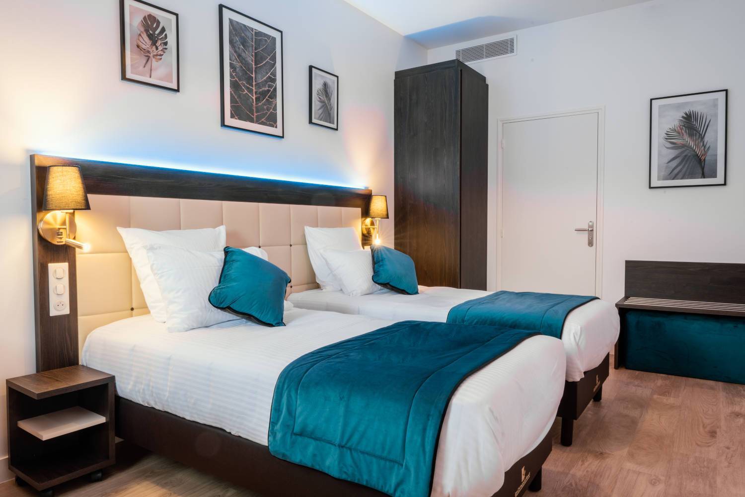 Double beds | Les Cottages de France, hotel near CDG airport and Villepinte