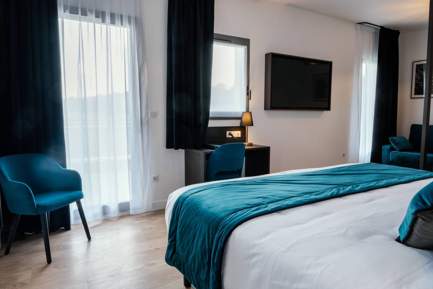 Suite Deluxe | Les Cottages de France, hotel near CDG airport and Villepinte