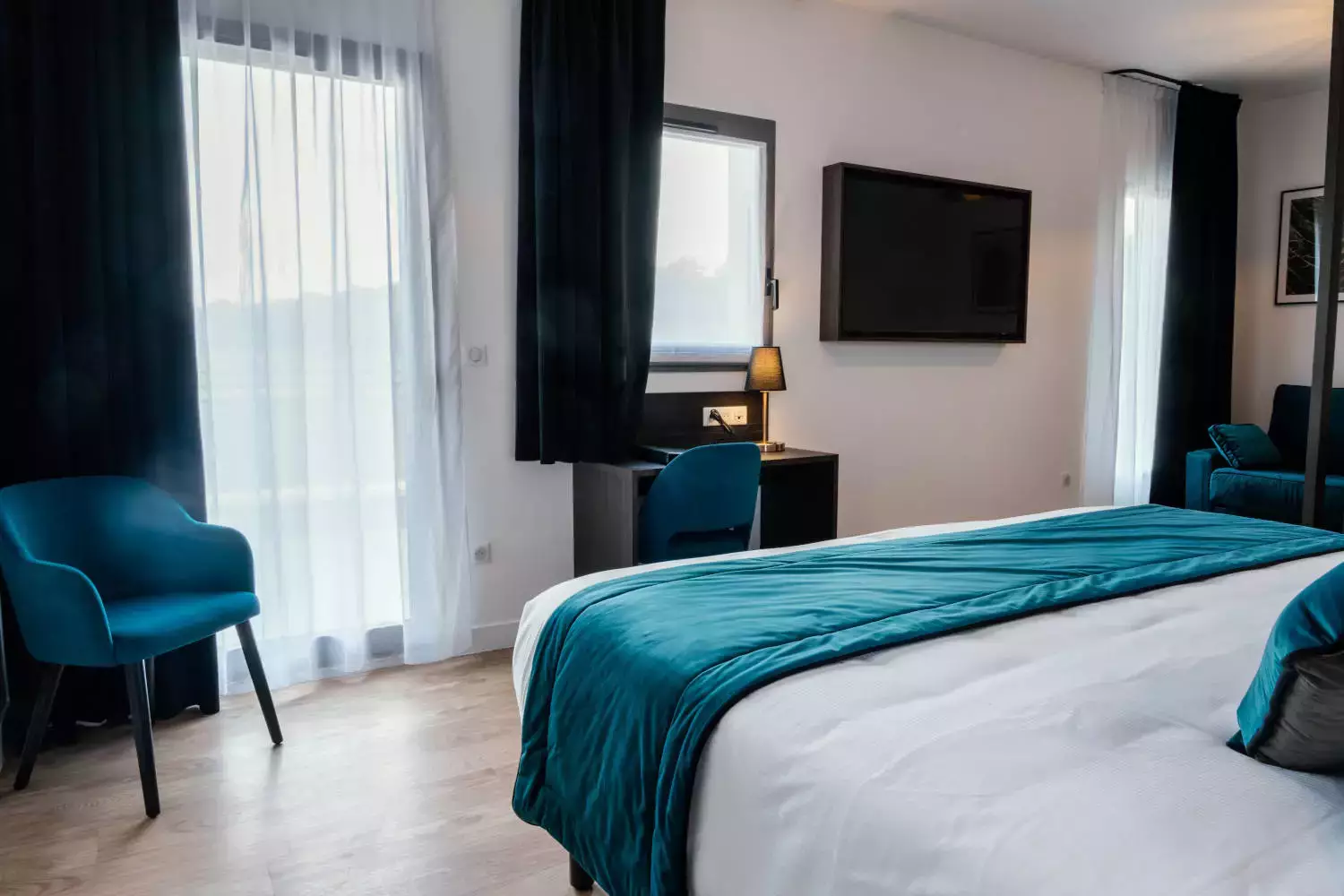 Suite Lit King Size | Hôtel proche de Villepinte Les Cottages de France